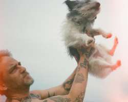 He is a lover of cats and dogs and often shares their photographs on Instagram.